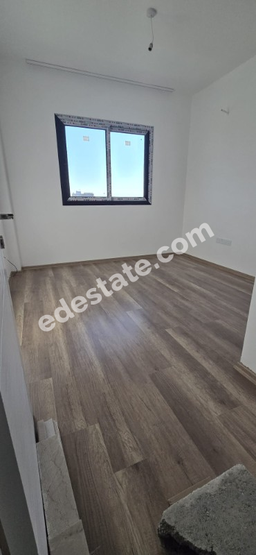 Lefkoşa Yenikent Bölgesinde Hemen Teslim Satılık 3+1 Köşe Villa 