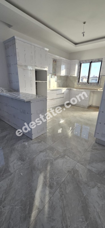 Lefkoşa Yenikent Bölgesinde Hemen Teslim Satılık 3+1 Köşe Villa 