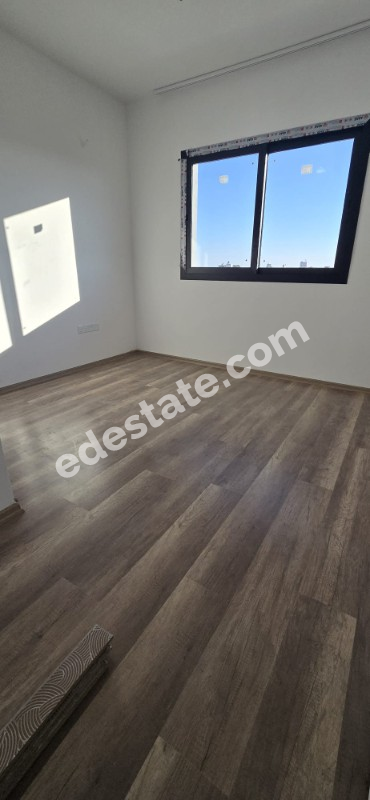 Lefkoşa Yenikent Bölgesinde Hemen Teslim Satılık 3+1 Köşe Villa 