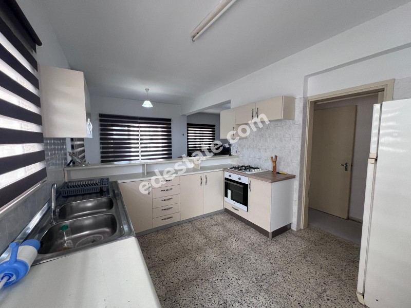 Lefkoşa Yenikent Bölgesinde Full Eşyalı 3+1 Kiralık Daire