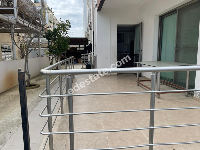 Lefkoşa Gönyeli Bölgesinde Full Eşyalı 3+1 Satılık ZEMİN KAT BAHÇELİ Daire