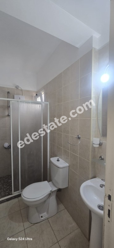 Lefkoşa Yenikent Bölgesinde Yarı Eşyalı 2+1 KİRALIK ZEMİN KAT DAİRE