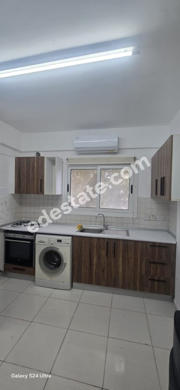 Lefkoşa Yenikent Bölgesinde Yarı Eşyalı 2+1 KİRALIK ZEMİN KAT DAİRE