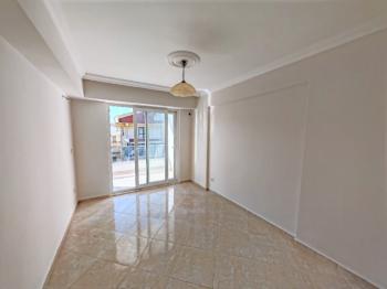 Didim Yeni Mahalle'de Geniş Balkonlu 1+1 Satılık Daire