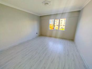 Cumhuriyet İlkokuluna Yakın Satılık Daire