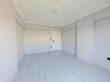 Cumhuriyet İlkokuluna Yakın Satılık Daire