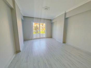 Cumhuriyet İlkokuluna Yakın Satılık Daire