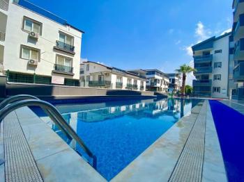 Didim'de Site İçinde Deniz Manzaralı Yazlık
