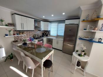 Didim'de Site İçinde Deniz Manzaralı Yazlık