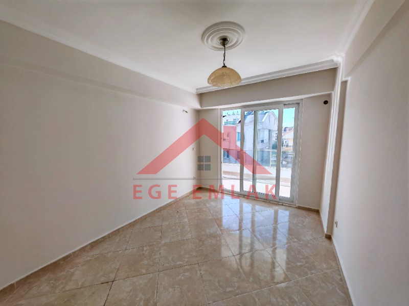 Didim Yeni Mahalle'de Geniş Balkonlu 1+1 Satılık Daire