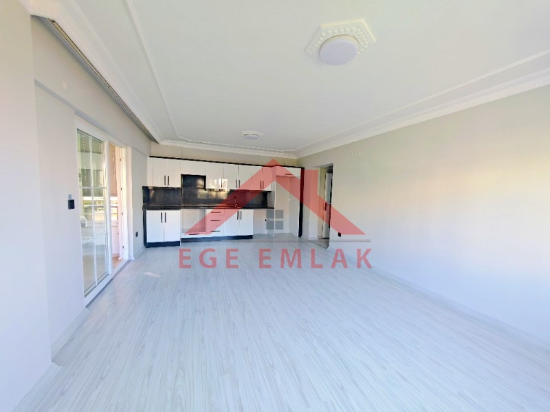 Cumhuriyet İlkokuluna Yakın Satılık Daire