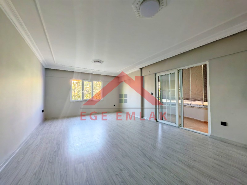 Cumhuriyet İlkokuluna Yakın Satılık Daire