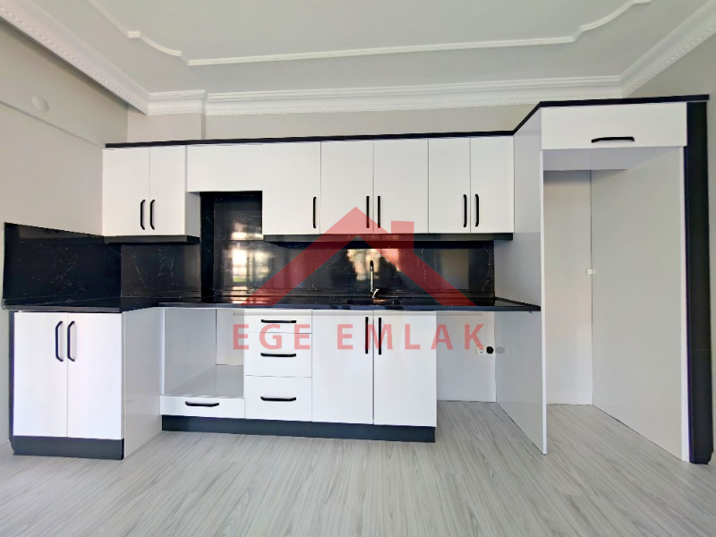 Cumhuriyet İlkokuluna Yakın Satılık Daire