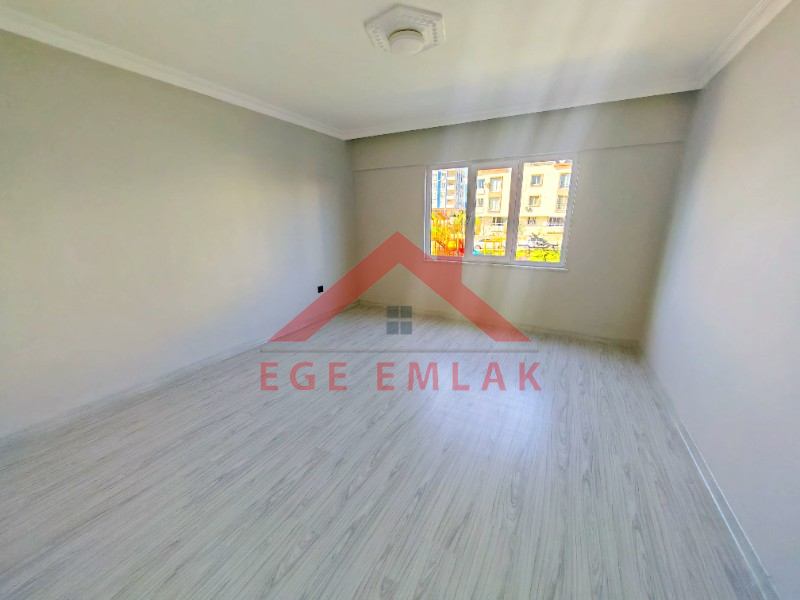 Cumhuriyet İlkokuluna Yakın Satılık Daire