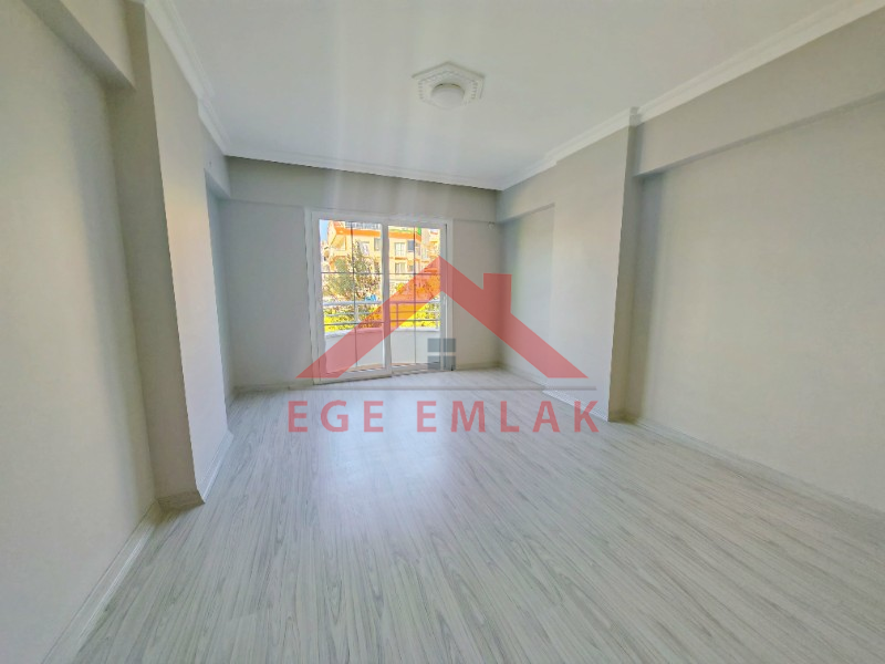 Cumhuriyet İlkokuluna Yakın Satılık Daire