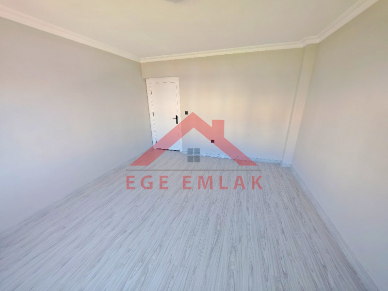 Cumhuriyet İlkokuluna Yakın Satılık Daire