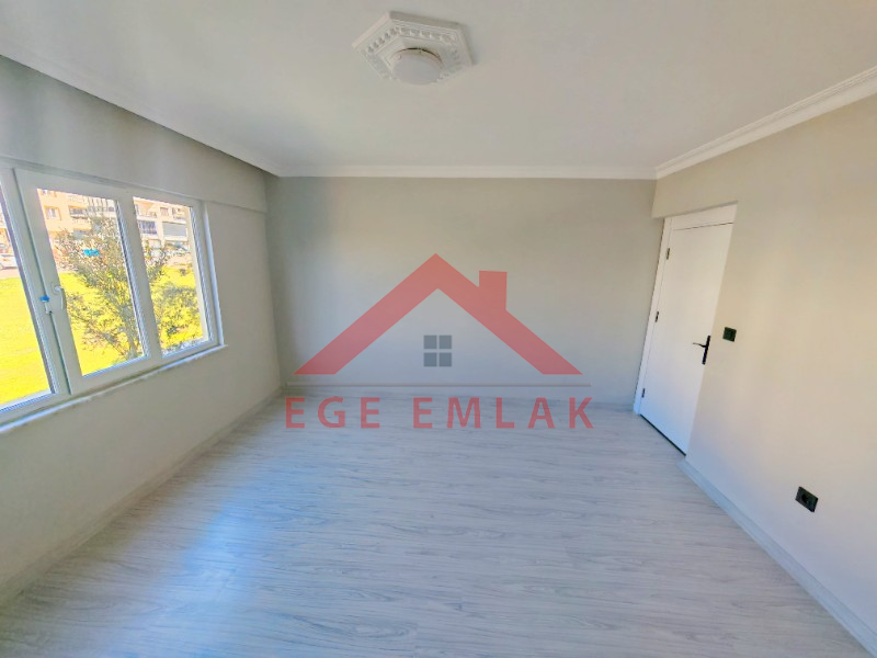 Cumhuriyet İlkokuluna Yakın Satılık Daire