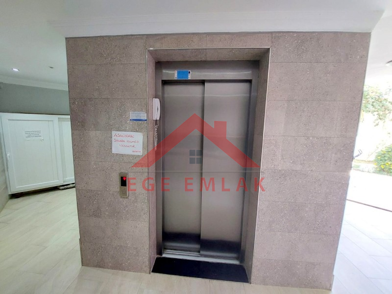 Didim'de Site İçinde Deniz Manzaralı Yazlık