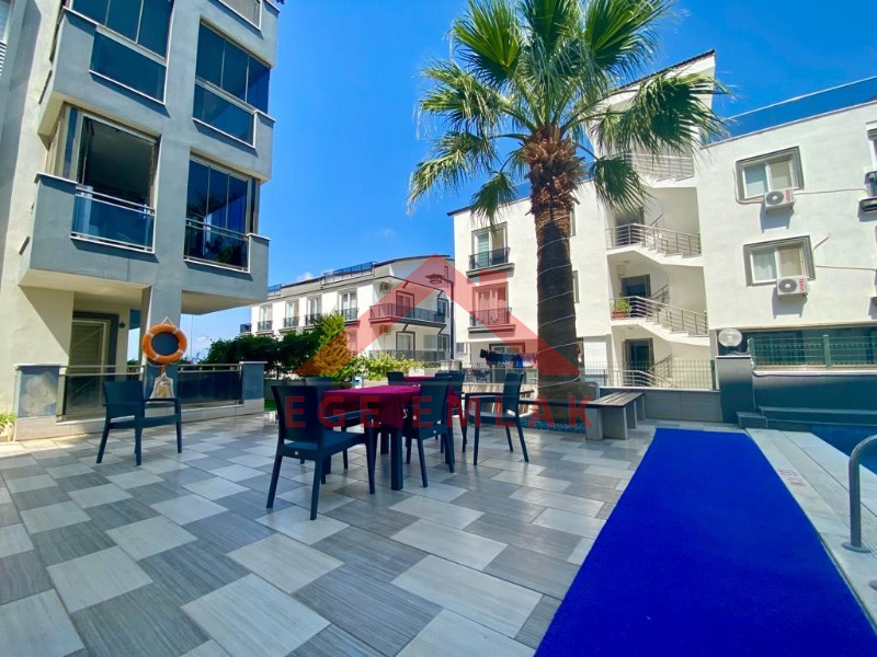 Didim'de Site İçinde Deniz Manzaralı Yazlık