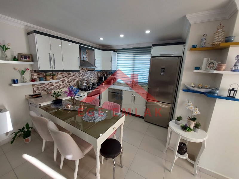 Didim'de Site İçinde Deniz Manzaralı Yazlık