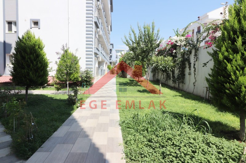 Didim'de Site İçinde Deniz Manzaralı Yazlık