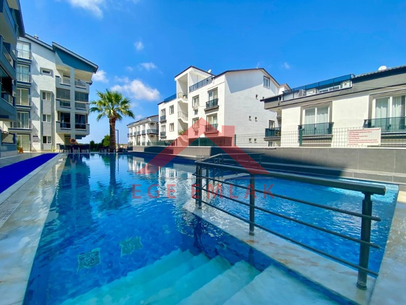 Didim'de Site İçinde Deniz Manzaralı Yazlık