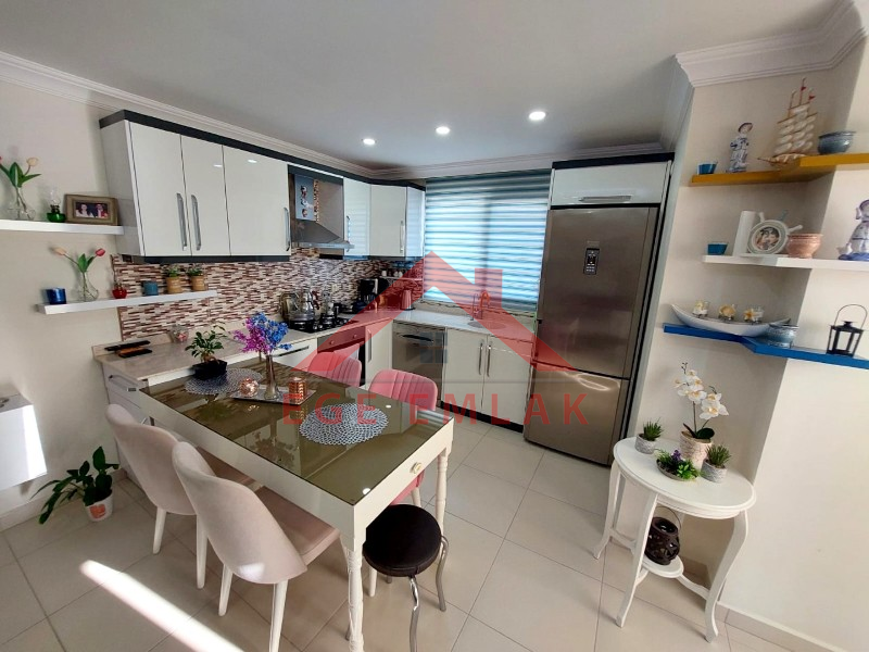 Didim'de Site İçinde Deniz Manzaralı Yazlık