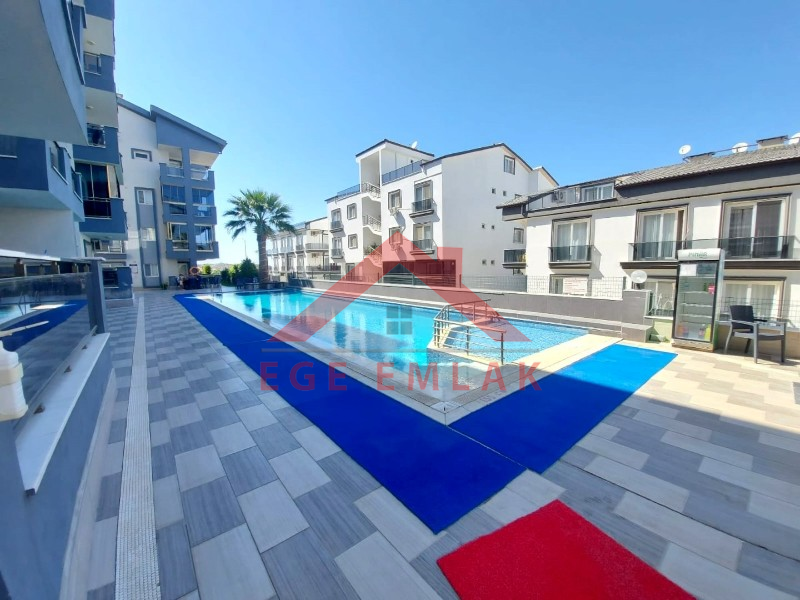 Didim'de Site İçinde Deniz Manzaralı Yazlık