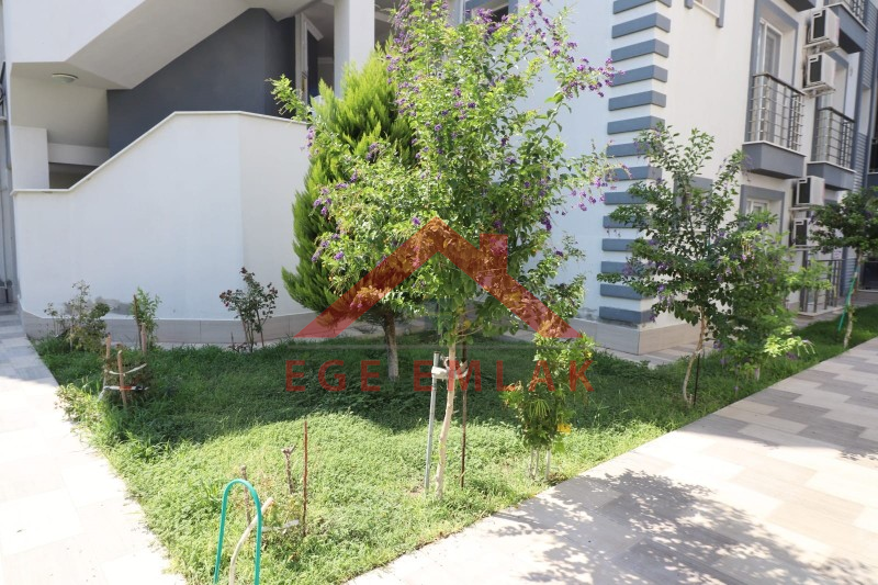 Didim'de Site İçinde Deniz Manzaralı Yazlık
