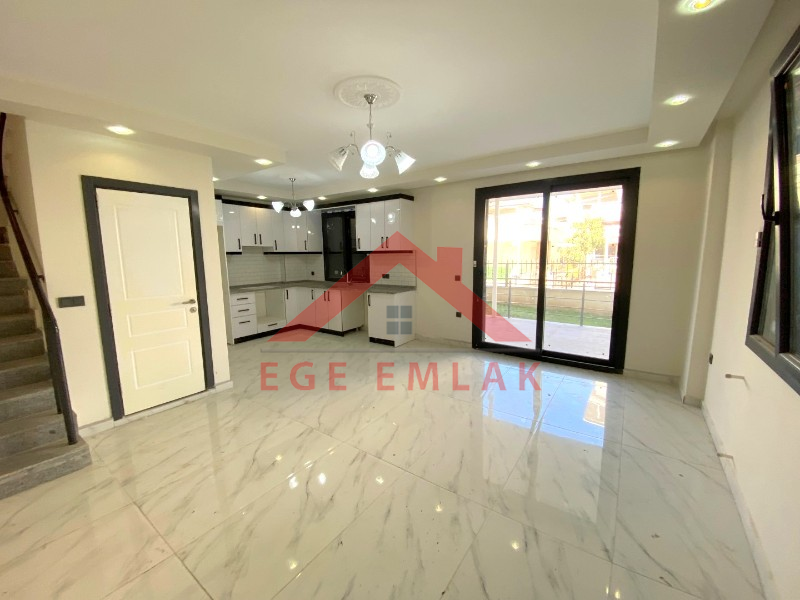 Didim'de Denize 200 Metre Mesafede Satılık Villa