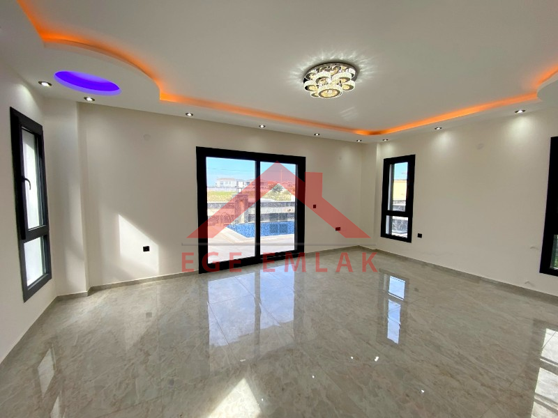 Didim'de Satılık 5+1 Ayrı Mutfaklı Villa