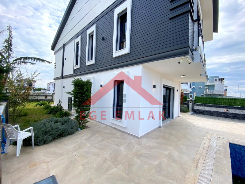 Didim'de Satılık 5+1 Ayrı Mutfaklı Villa