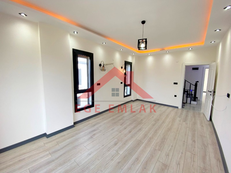 Didim'de Satılık 5+1 Ayrı Mutfaklı Villa