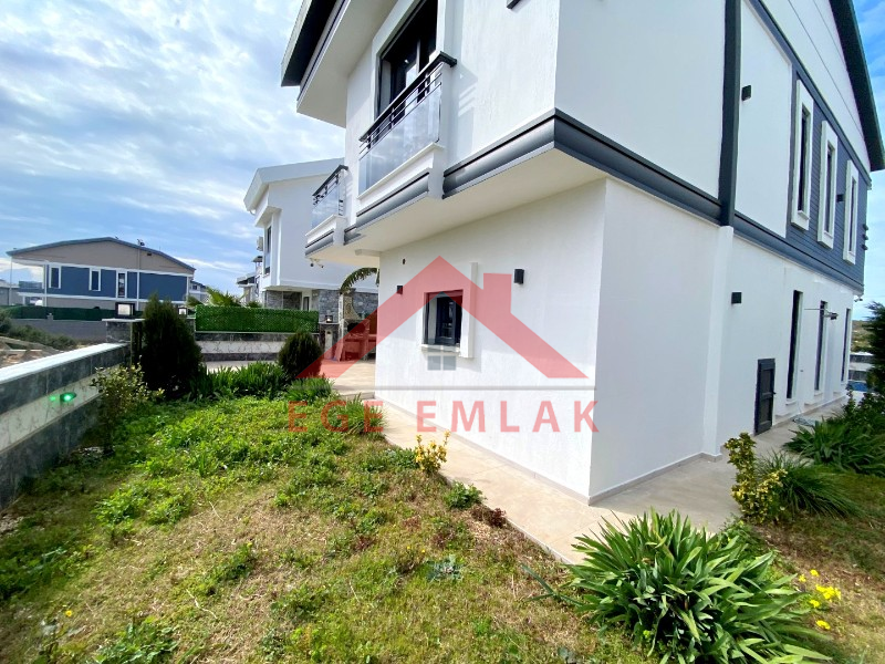 Didim'de Satılık 5+1 Ayrı Mutfaklı Villa