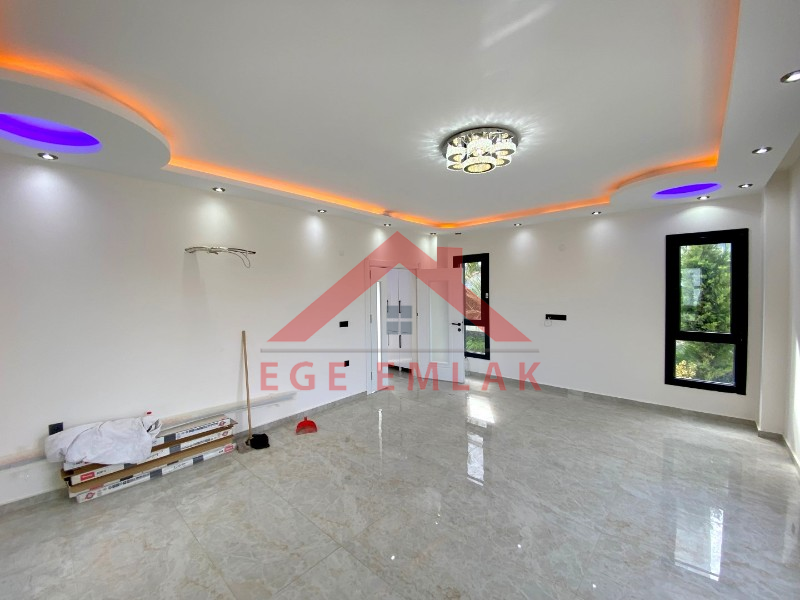 Didim'de Satılık 5+1 Ayrı Mutfaklı Villa