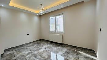 Elmas’tan Gazi Mah.’de Geniş Doğalgazlıa Asansörlü 3+1
