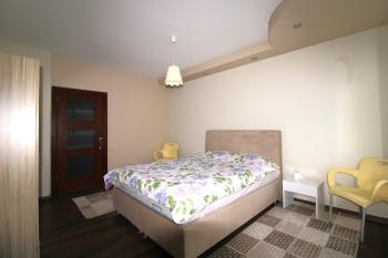 Elmas’tan Menderes’te Full Eşyalı Deniz Manzaralı Geniş 4+1