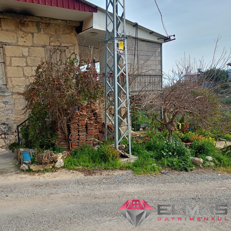 Elmas’tan Mezitli Çevlik’te Doğa Ve Deniz Manzaralı Köy Evi
