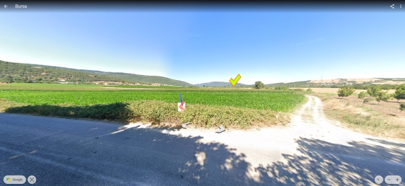 DijitalEmlak'tan Karacabey Akçasusurluk Köyüne Yakın Yola Cepheli Satılık Yatırımlık 9.100 m2 Kıymetli Arazi.