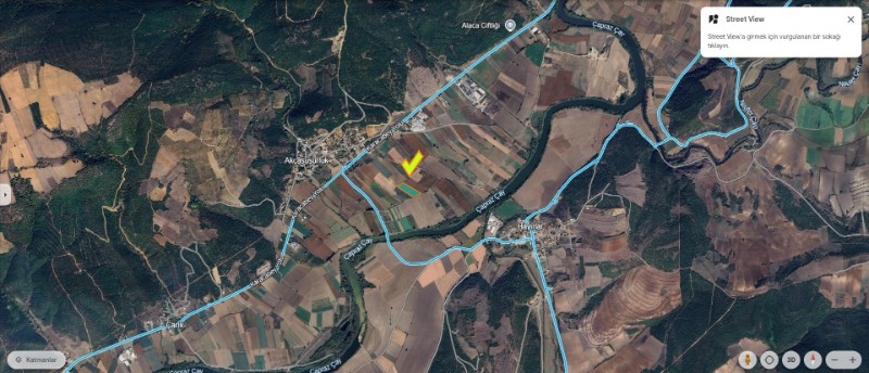 DijitalEmlak'tan Karacabey Akçasusurluk Köyüne Yakın Yola Cepheli Satılık Yatırımlık 9.100 m2 Kıymetli Arazi.