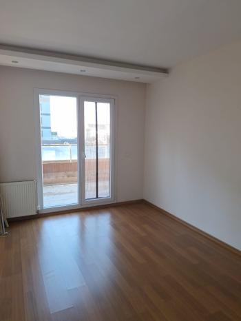 Beylikdüzü Kavaklı Mah. Harika Lokasyonda Çift Banyolu Kiralık 2+1 Daire!