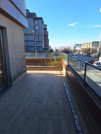 Beylikdüzü Kavaklı Mah. Harika Lokasyonda Çift Banyolu Kiralık 2+1 Daire!