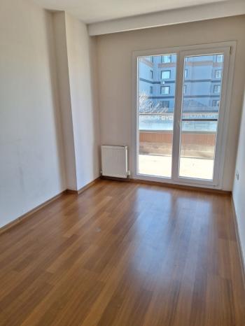 Beylikdüzü Kavaklı Mah. Harika Lokasyonda Çift Banyolu Kiralık 2+1 Daire!