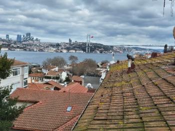 Kuzguncuk'ta Boğaz Manzaralı, Teraslı  3 Katlı Müstakil Ev