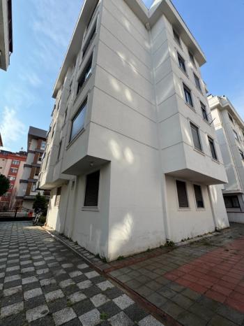 METROYA MARMARAYA YAKIN KAPALI AÇIK OTOPARKLI NEZİH SOKAKTA