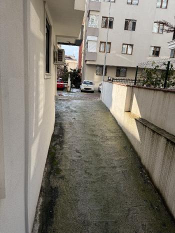 METROYA MARMARAYA YAKIN KAPALI AÇIK OTOPARKLI NEZİH SOKAKTA