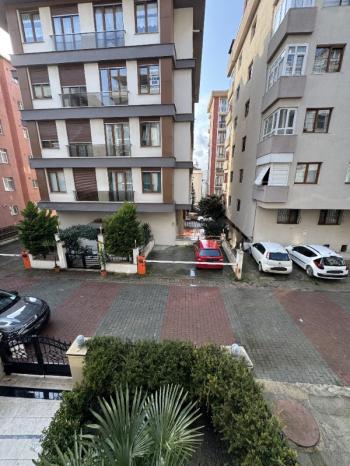 METROYA MARMARAYA YAKIN KAPALI AÇIK OTOPARKLI NEZİH SOKAKTA