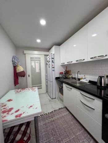 METROYA MARMARAYA YAKIN KAPALI AÇIK OTOPARKLI NEZİH SOKAKTA