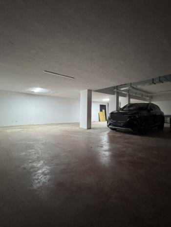 METROYA MARMARAYA YAKIN KAPALI AÇIK OTOPARKLI NEZİH SOKAKTA