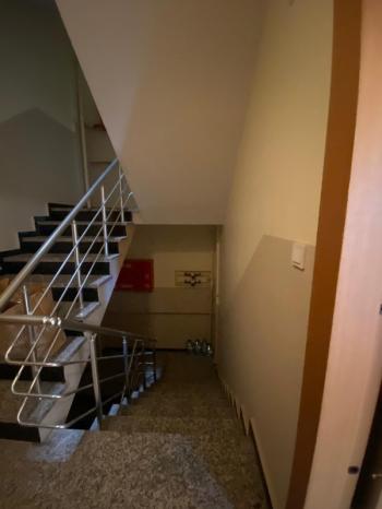 GÜNEY BATI CEPHELİ KAPALI OTOPARKLI ARAKAT DAİRE